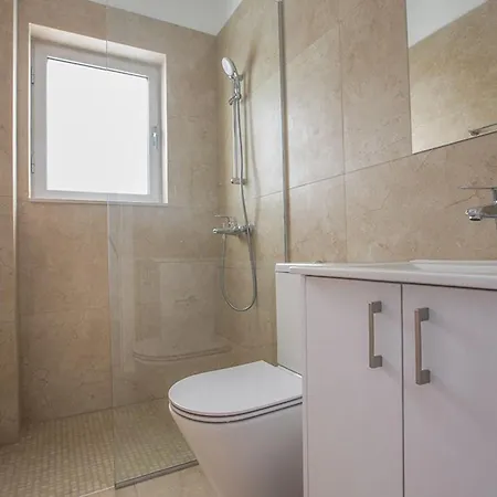 Olive Chrysos, Brand New, Luxury 3 Bdr Villa, With Private Pool וילה